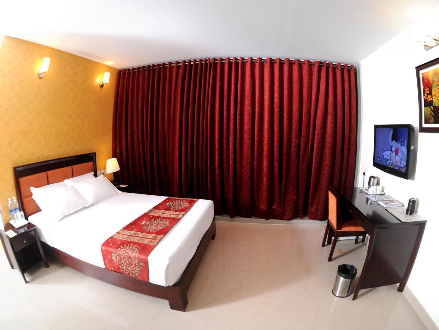 Treebo Crystal Castle Hotel Bangalore Eksteriør billede