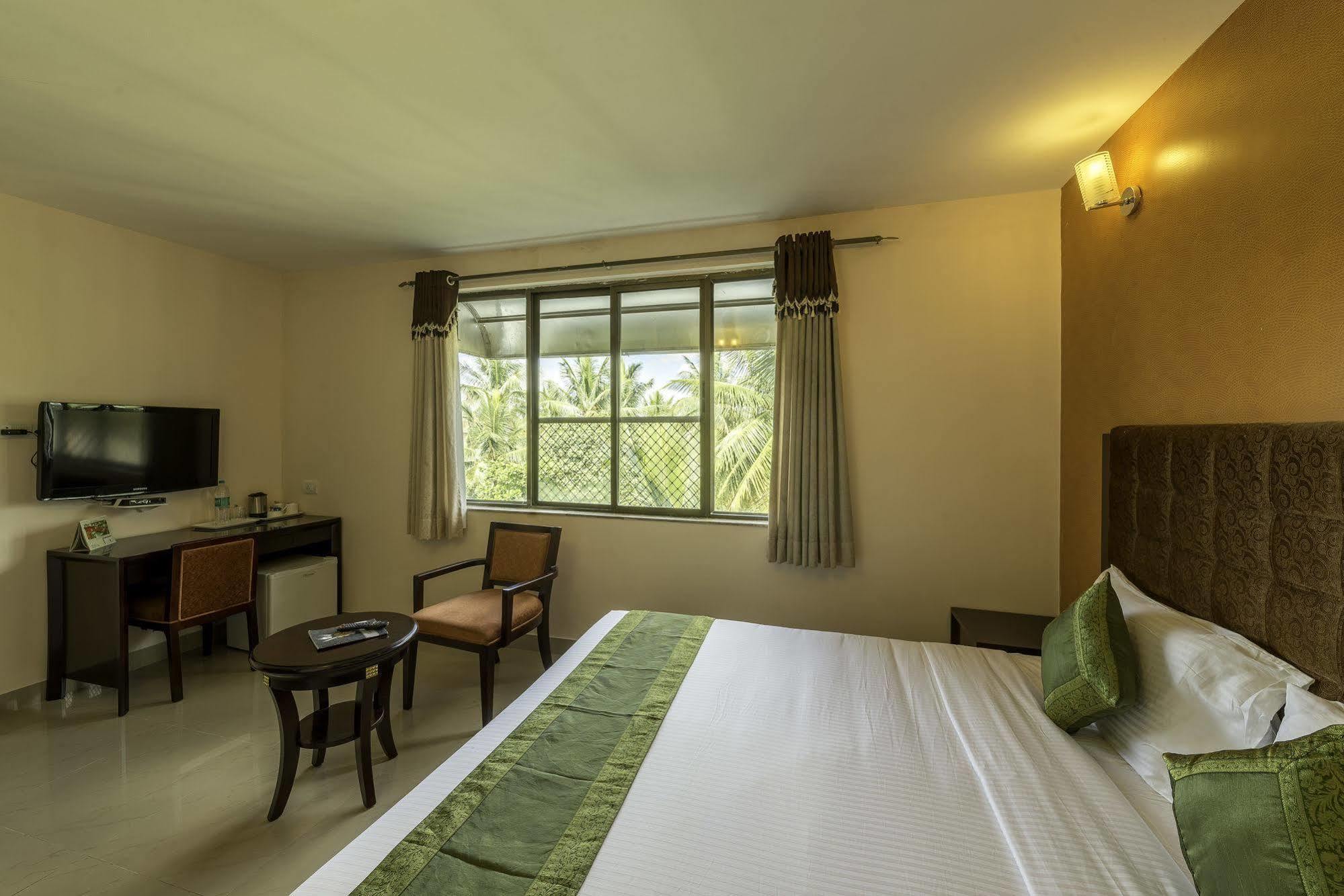 Treebo Crystal Castle Hotel Bangalore Eksteriør billede